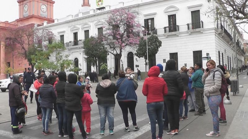 Familias reclaman por la construcción de sus viviendas