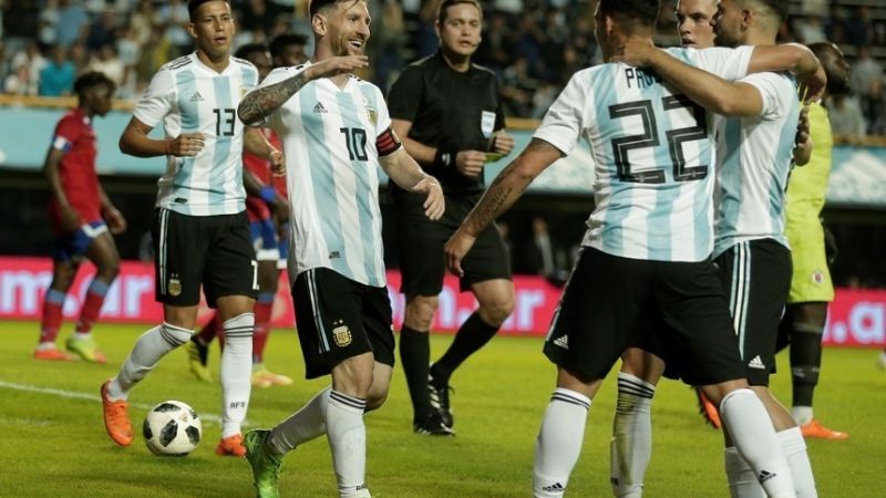 Con tres de Messi y uno de Agüero se despidió Argentina