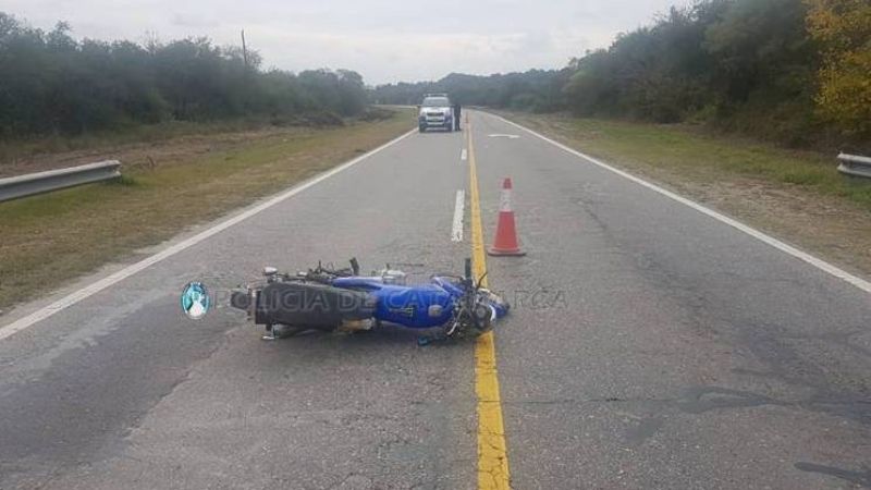 Derrapó una moto en la ruta