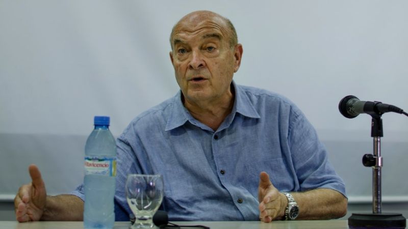 La aterradora profecía de Cavallo: "El 2001 puede llegar a venir en unos años"