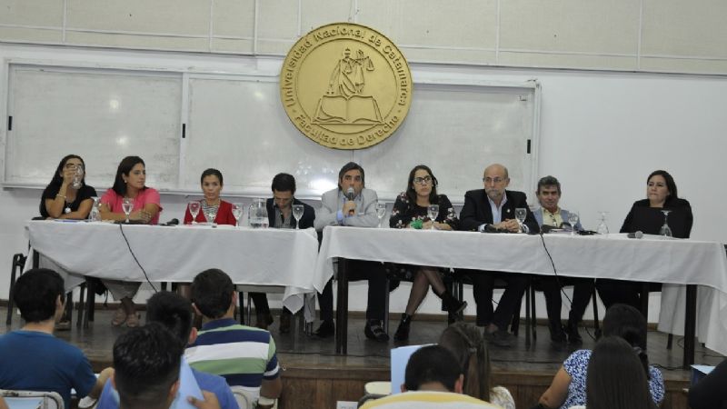 Charla-Debate: Interrupción voluntaria del embarazo