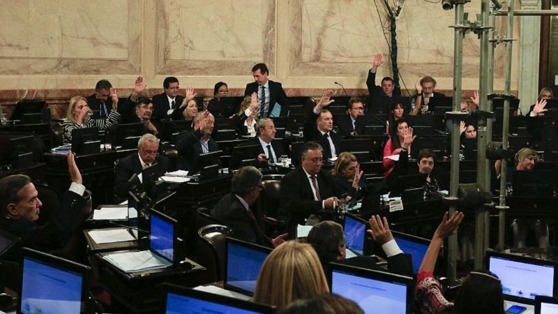 Votan la ley antitarifazo y obligan a Macri a pagar el costo político del veto