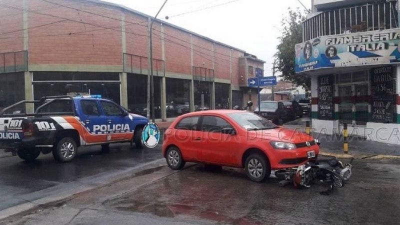 Chocaron auto y moto