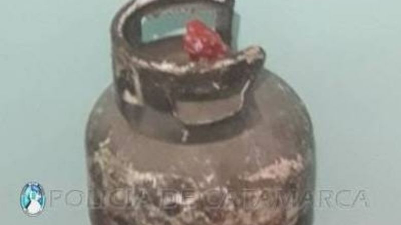 Lo sorprendieron cuando robaba una garrafa