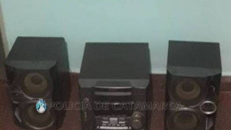 Aprehenden a un joven y recuperan un equipo de música