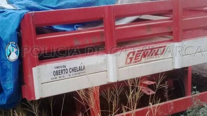 Secuestran una camioneta, carteles de señalización y varios elementos