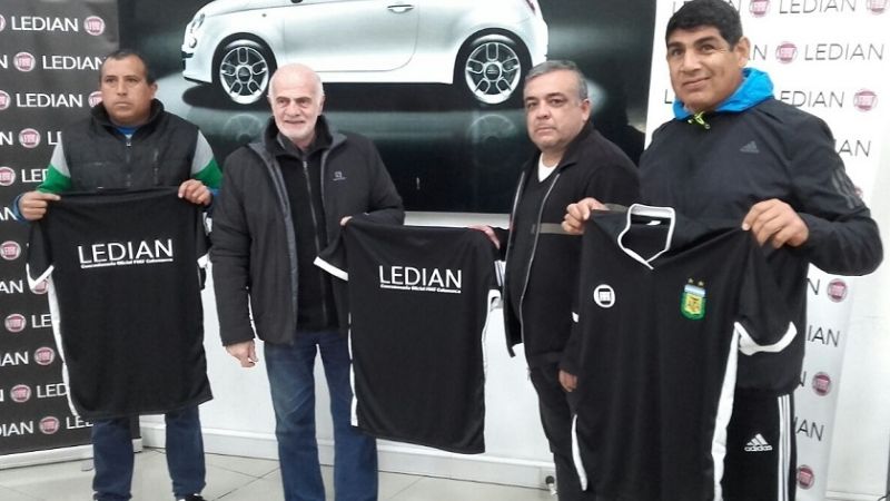 Los árbitros chacareros con “pilchas” nuevas