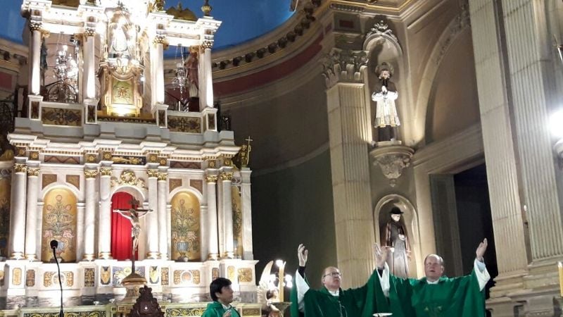 El Obispo celebró su aniversario sacerdotal a los pies de la Virgen