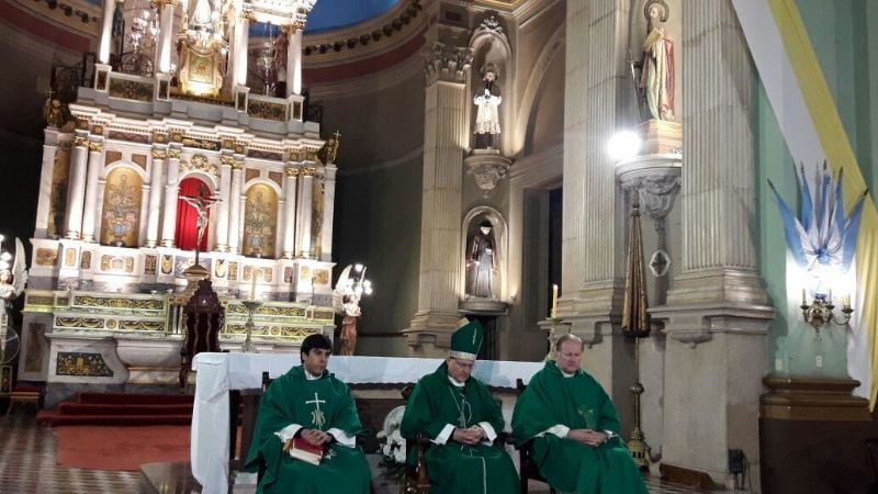 El Obispo celebró su aniversario sacerdotal a los pies de la Virgen