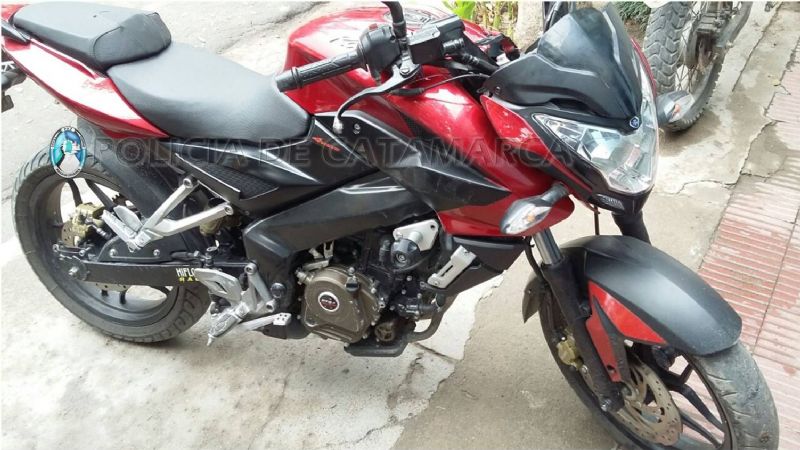 Persecución agresiva, policía herido y dos aprehendidos