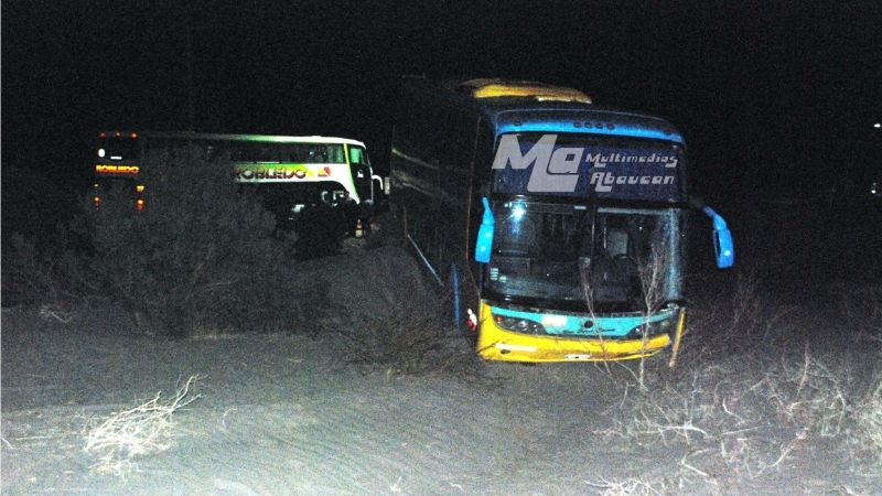 Chofer de colectivo se descompuso, chocó y murió