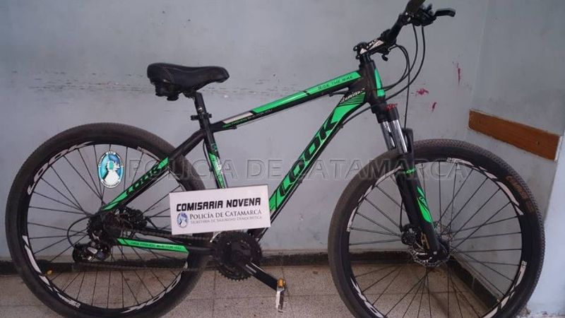 Robó una bicicleta, vio a policías y se escapó por los techos