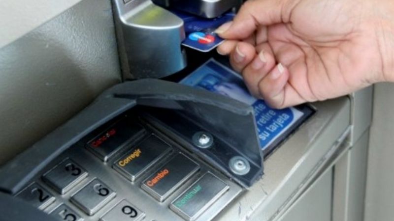 Se adelanta el pago de sueldos para empleados públicos