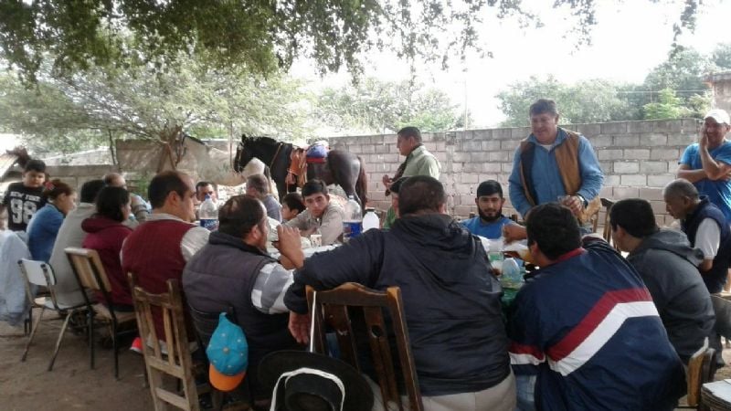 Santa Misa y visita de gauchos de Piedra Blanca en Esquiú