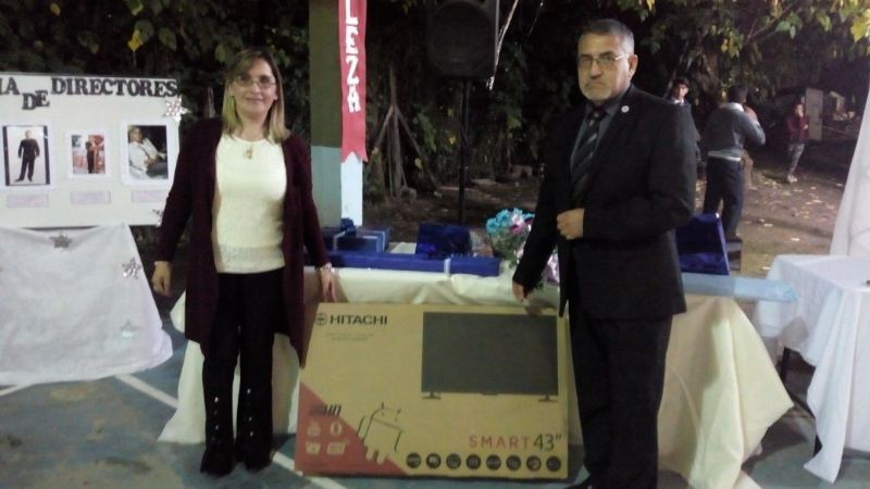 El senador Noriega en las Bodas de Plata de la Secundaria de Balcozna