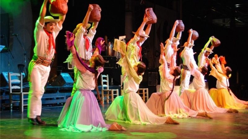 Convocan a bailarines para la apertura artística del Poncho 2018