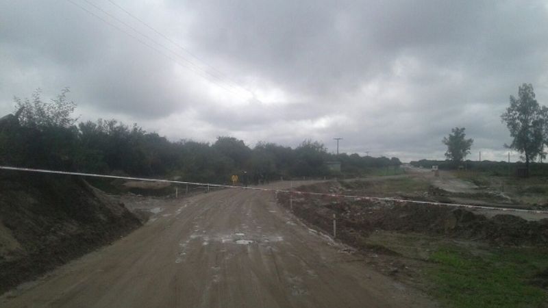 Cortan ruta en el Este provincial por crecida de un río