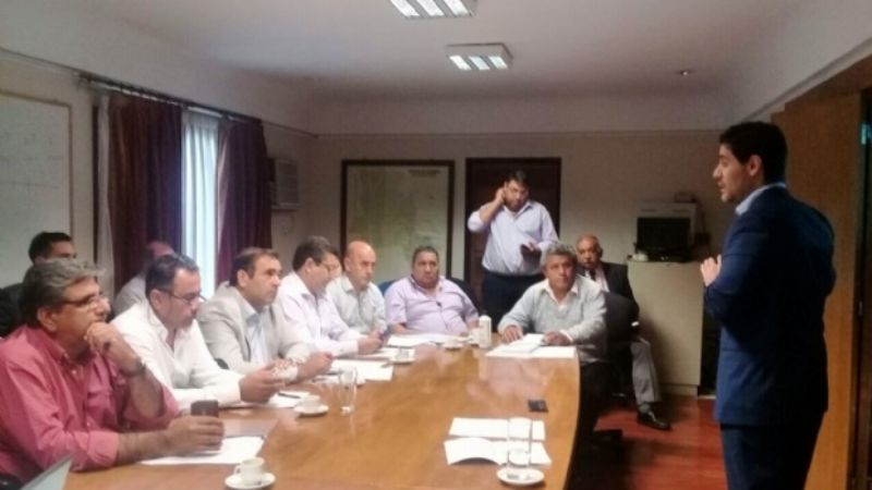 Intendentes radicales distraídos por las internas