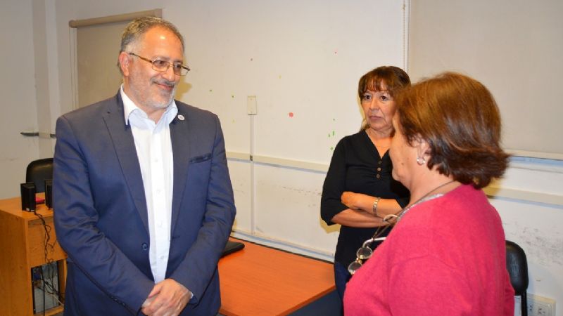 Recorrido por las oficinas del anexo de Senadores