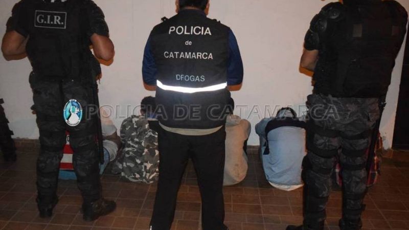 Al verse acorralado por la policía, ingirió la cocaína que tenía en su poder
