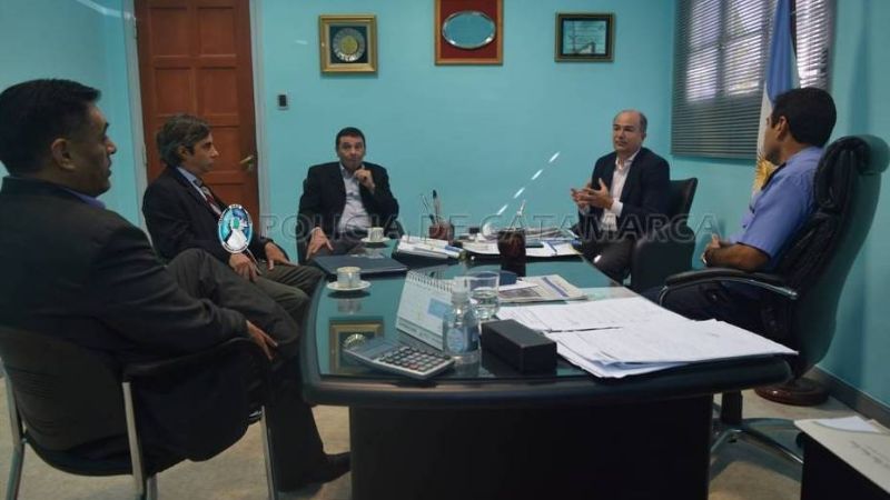 Reunión por la implementación de la carrera Licenciatura en Seguridad en la UNCA