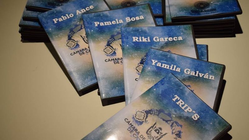 Entrega de trabajos discográficos a artistas catamarqueños