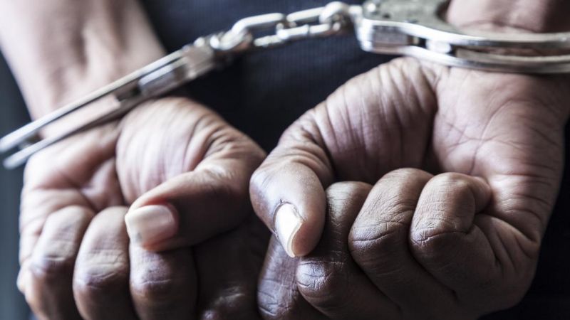 Atrapan a un hombre buscado por abuso sexual