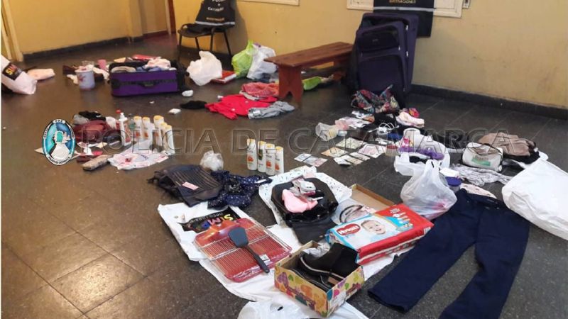 Le robaron a una anciana y le fundieron las tarjetas de crédito