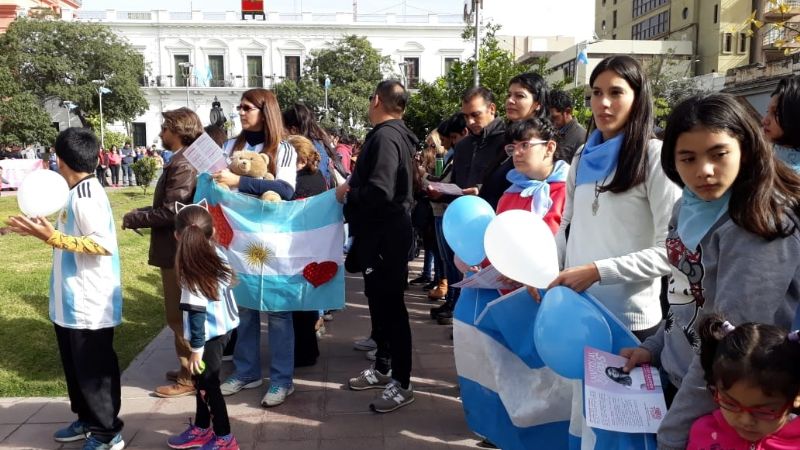 Abrazo simbólico y misas por la vida en todos los templos de Catamarca