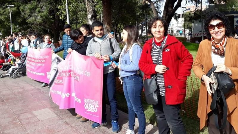 Abrazo simbólico y misas por la vida en todos los templos de Catamarca