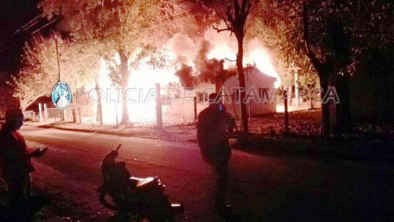 Una familia perdió todo tras el incendio de su vivienda en La Merced