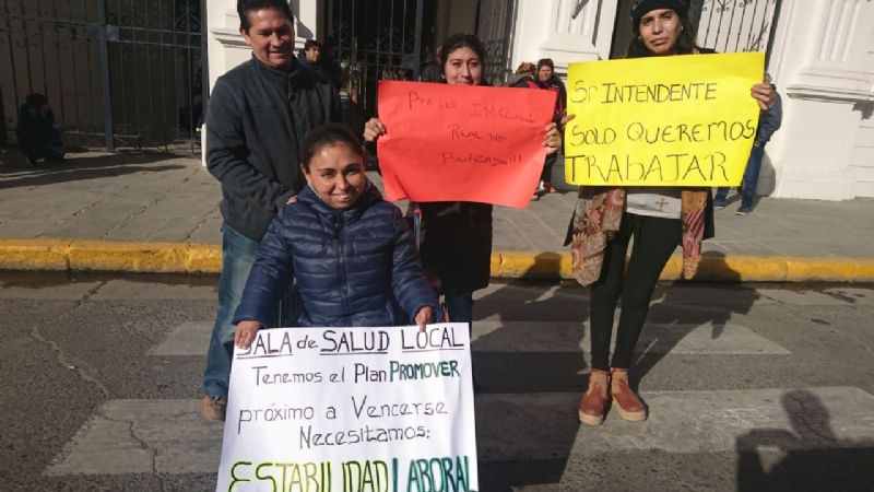 Con una protesta, piden continuar en sus puestos de trabajo