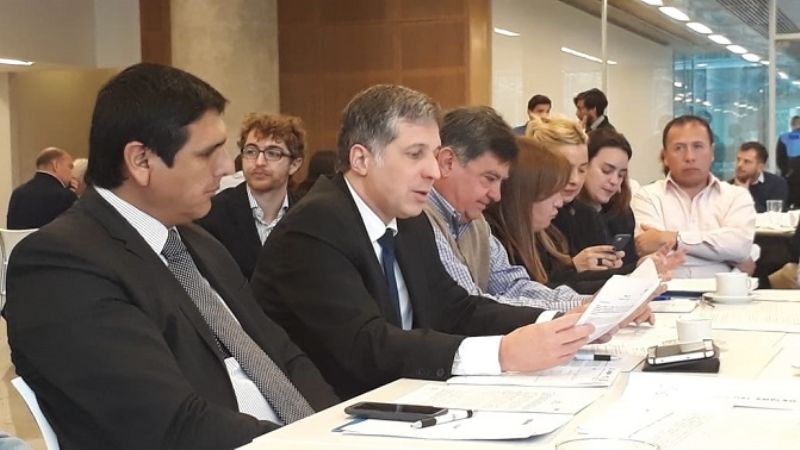 "Debemos capacitar para pasar de la manufactura a la producción de servicios"