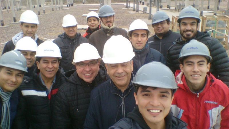 Alumnos y docentes de la FACEN visitaron el Parque Eólico Arauco