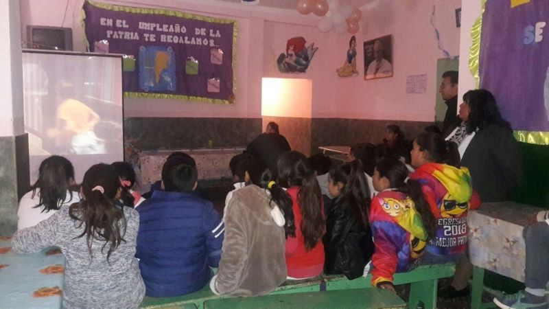 Luego de recorrer escuelas de Pomán, el Cine Móvil llega a Paclín