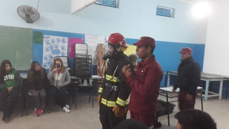 Policías dictaron una capacitación para alumnos