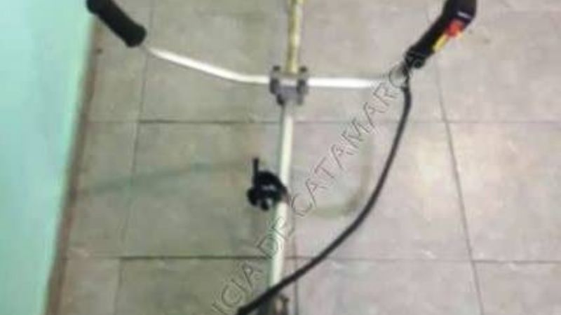 Aprehenden a dos jóvenes y secuestran una motoguadaña