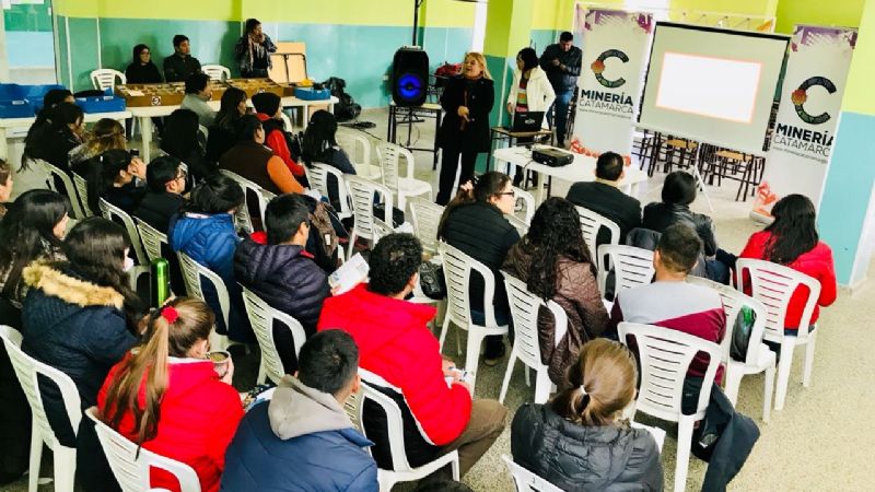 Disertación de minería en Andalgalá