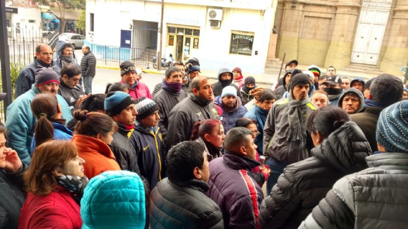 Despedidos de Alpargatas en la Legislatura