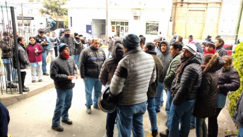 Despedidos de Alpargatas en la Legislatura