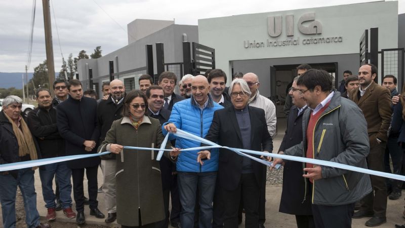 La Gobernadora participó de la inauguración del edificio de la Unión Industrial