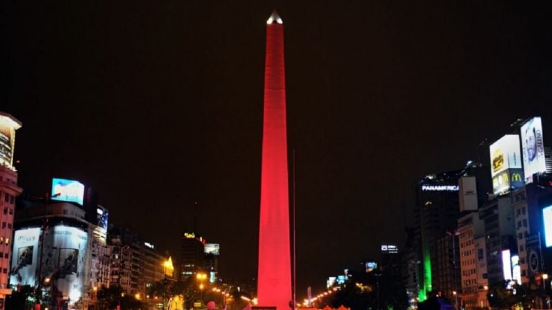 ¿Por qué el Obelisco se teñirá hoy de violeta?