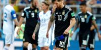 LA AMARGURA de Messi en el final del partido con Islandia.