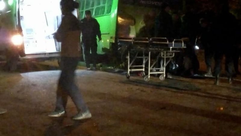 Chocaron moto y colectivo en la Vista Larga