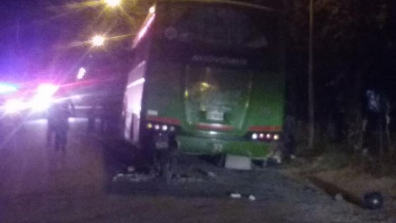 Chocaron moto y colectivo en la Vista Larga