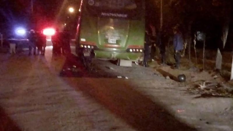 Chocaron moto y colectivo en la Vista Larga