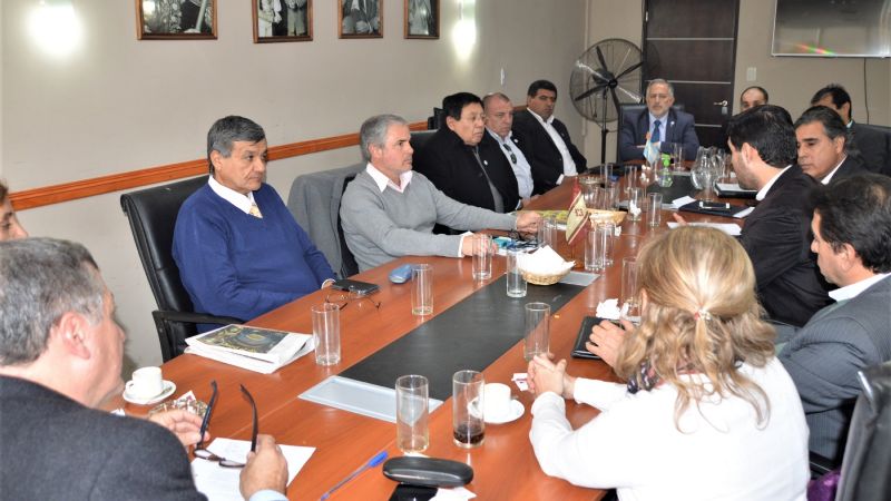 Senadores se reunieron con ministros