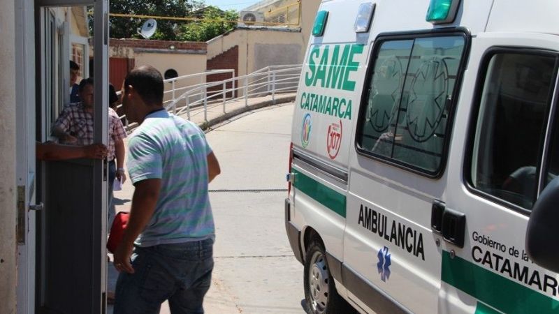 Joven se descompensó en plena calle, fue asistido y hospitalizado
