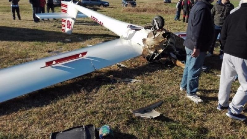 Una chica de 26 años murió tras estrellarse con un planeador