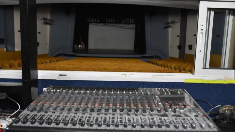 Moderna consola de sonido para la Sala “Ezequiel Soria” del Cine Teatro